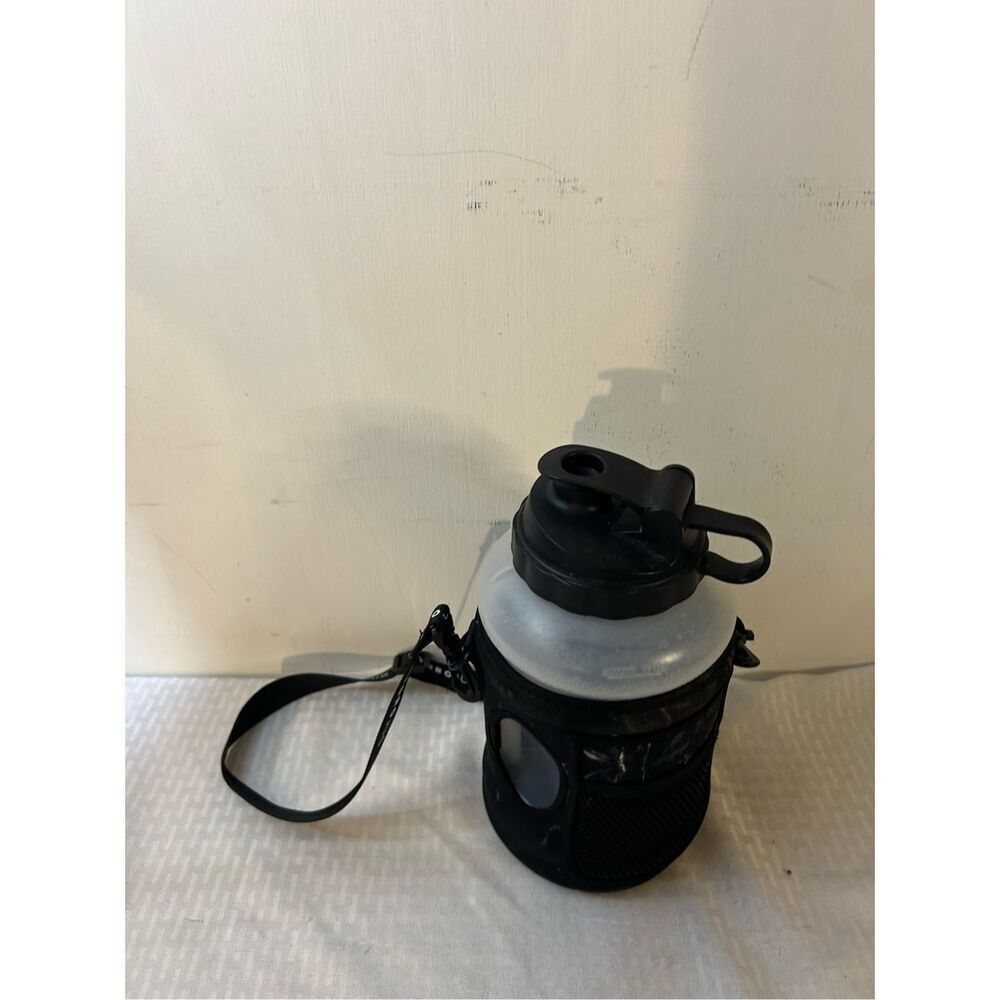Hydro jug 73 oz with strap‎ pocket black gray